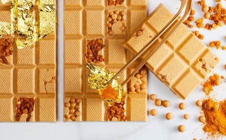 Callebaut Gold 30.4% Finest Belgian Caramel Chocolate Chips 1 kg, in a resealable bag