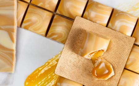 Callebaut Gold 30.4% Finest Belgian Caramel Chocolate Chips 1 kg, in a resealable bag
