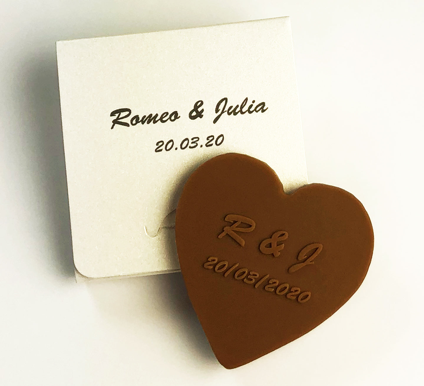 wedding_favors_milk_chocs_heart_plain_box_lightgold