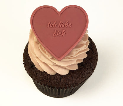 Schoko-Herzen ‚Für dich‘ - 12 Schokoladenherzen mit geprägten Liebessprüchen - Ruby- Vollmilch-, und Weiße Schokolade