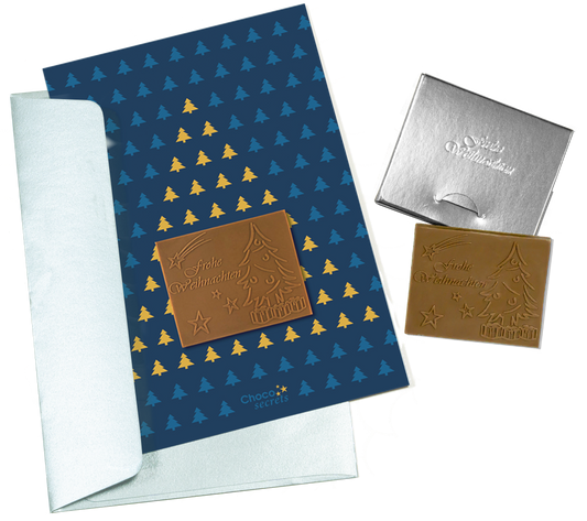 Weihnachtskarten mit Schokoladenprägung in silberner Box, 5er-Set, Kartendesign: dunkelblauer Himmel mit Weihnachtsbaum, Schokoladenprägung: „Frohe Weihnachten“, Umschlag in Silber