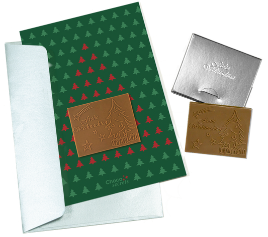 Weihnachtskarten mit Schokoladenprägung in Silberbox, 5er-Set, Kartendesign: Grün mit Tannen, Schokoladenprägung: „Frohe Weihnachten“, Umschlag in Silber